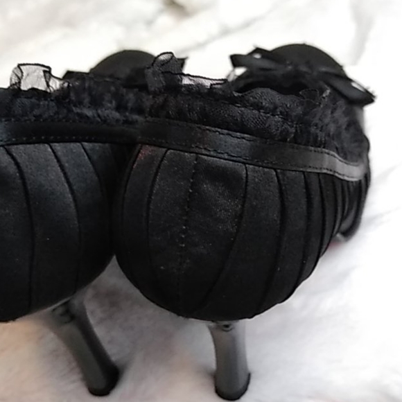 3/$15 Wild Diva Black Heels Pumps - Picture 7 of 12